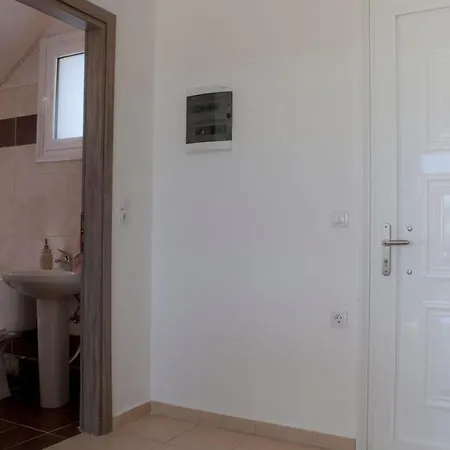 Family-size House In The Fields Of Naxos 2br Queen, 2tv, 2wc Semesterbostad Kastrákion