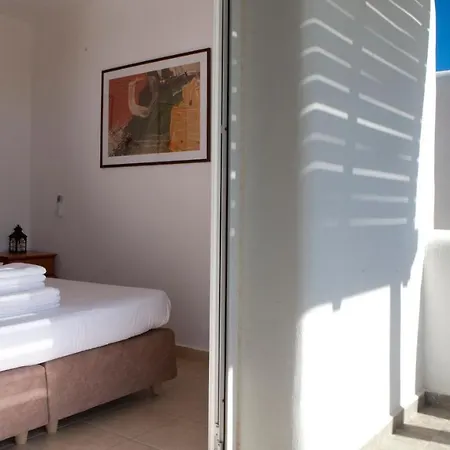 Semesterbostad Family-size House In The Fields Of Naxos 2br Queen, 2tv, 2wc Kastrákion