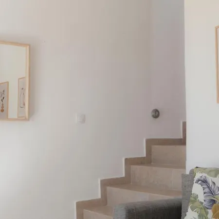 Family-size House In The Fields Of Naxos 2br Queen, 2tv, 2wc Kastrákion